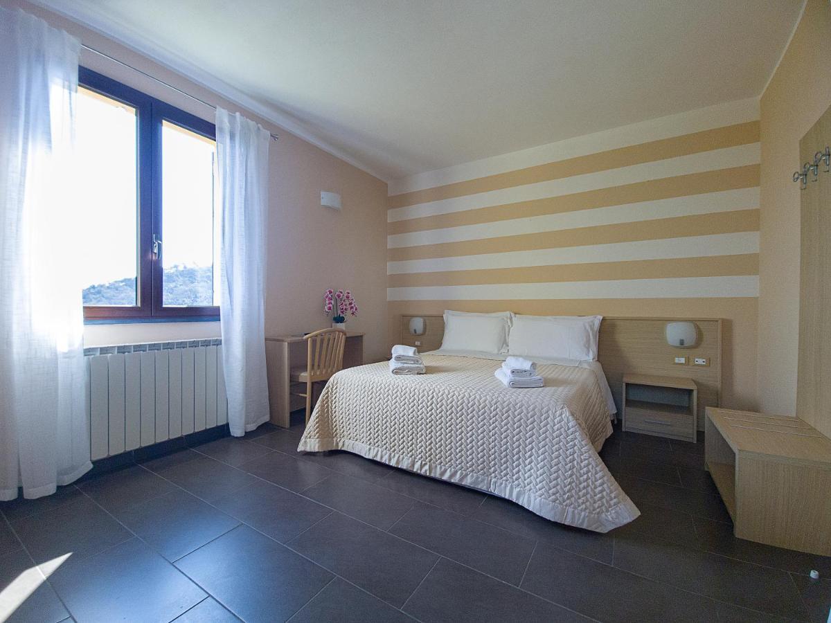 Agriturismo La Pietra 1 E La Pietra 2 Ла-Спеція Екстер'єр фото